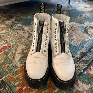 Dr. Martens White Sinclair Leather Boots Size 7